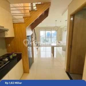 Dijual Cepat Apartemen Maqna Residence 2 Bedroom Tipe Loft 2 Lantai Semi Furnished Kondisi Bagus , tersedia melalui melalui situs Rumah123