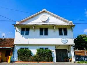 DIJUAL CEPAT BU RUMAH BESAR 2 LANTAI DI KOTA JOGJA lokasi di Mantrijeron, tersedia melalui melalui situs Olx