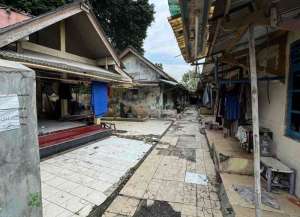 DIJUAL CEPAT KONTRAKKAN 10 PINTUTANAH 1.400 mLOKASI STRATEGIS KRAGILAN lokasi di ",
          price: `800000000`,
          currency: `IDR`
    };


    let pageData = {
        viewPhoneModalField: , tersedia melalui melalui situs Lamudi