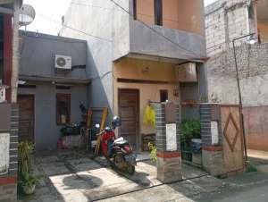 Dijual Cepat Rumah Induk dan Kontrakan di Pondok Aren lokasi di Pondok Aren, tersedia melalui melalui situs Olx