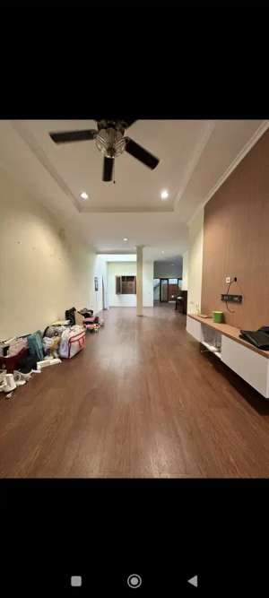 DIJUAL CEPAT Rumah pluit putri SIAP HUNI luas 220M HRG 5.2m NEGO lokasi di Penjaringan, tersedia melalui melalui situs Olx