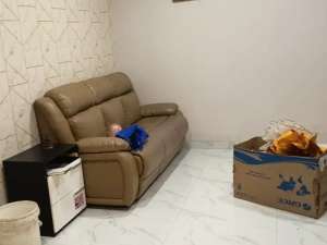 DIJUAL CEPAT RUMAH SEMIFURNISHED TAMAN SURYA 5 CENGKARENG JAKARTA BARAT lokasi di Kalideres, tersedia melalui melalui situs Olx