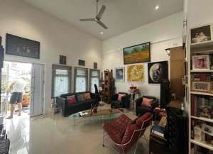 Dijual cepat rumah siap huni Baranangsiang indah bogor lokasi di ",
          price: `1600000000`,
          currency: `IDR`
    };


    let pageData = {
        viewPhoneModalField: , tersedia melalui melalui situs Lamudi