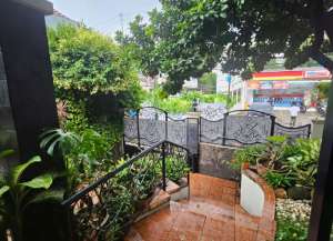 DIJUAL CEPAT RUMAH STRATEGIS UNTUK USAHA lokasi di jati-padang, tersedia melalui melalui situs Lamudi