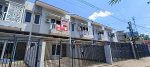 DIJUAL CEPAT TOWNHOUSE AREA DEMANG LEBAR DAUN PALEMBANG lokasi di Alang-Alang Lebar, tersedia melalui melalui situs Olx