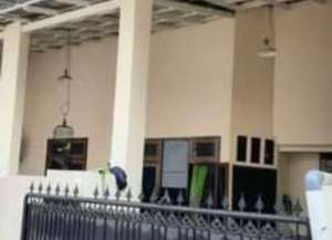 Dijual Dan Disewakan Rumah Lokasi Strategis Di Jl. Puri Anjasmoro Semarang lokasi di semarang-barat, tersedia melalui melalui situs Lamudi