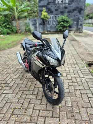 Jual bekas Dijual Honda CBR 150R tahun 2014,lokasi di Cilandak