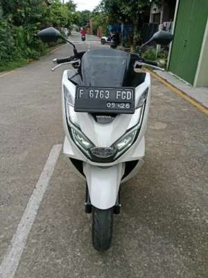 Jual bekas Dijual motor PCX 160 cbs 2021,lokasi di Cileungsi