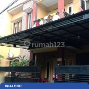 Dijual Murah Rumah 2 Lt Siap Huni Di Tanjungbarat, Jakarta Selatan , tersedia melalui melalui situs Rumah123