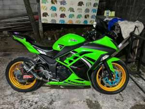 Jual bekas Dijual Ninja 250cc FI,lokasi di Ciputat Timur