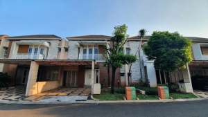 Dijual Rumah 10x18 Cluster Lotus Lakeside Residence Summarecon Bekasi lokasi di Bekasi Jaya, tersedia melalui melalui situs Olx