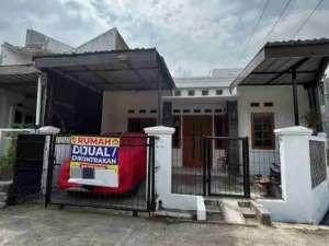 dijual rumah 1,5 lantai di komplek ciganitri lokasi di Dayeuhkolot, tersedia melalui melalui situs Olx