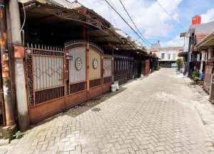 Dijual Rumah 2 Lantai di Poris Paradise 2 lokasi di ",
          price: `1200000000`,
          currency: `IDR`
    };


    let pageData = {
        viewPhoneModalField: , tersedia melalui melalui situs Lamudi
