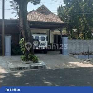 Dijual Rumah 2 Lantai. Luas 390 M. 11 Kamar Tidur Sangat Cocok Dijadikan Guest House Berjarak 500 Meter Ke Pusat Perbelanjaan Dan Kuliner Di Riau, Bandung Wetan , tersedia melalui melalui situs Rumah123