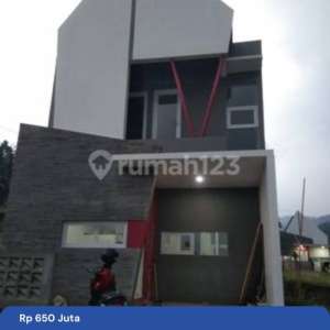 Dijual Rumah 2 Lantai Shm Di Jatihandap Dkt Padasuka Cicaheum , tersedia melalui melalui situs Rumah123