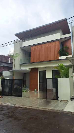 Dijual Rumah Badan 2 Lantai Semi Furnished di Anggrekloka BSD lokasi di Bumi Serpong Damai, tersedia melalui melalui situs Olx