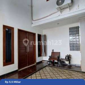 Dijual Rumah Bagus Luas 126 Meter,4 Kamar Tidur Di Bendungan Hilir,jakpus , tersedia melalui melalui situs Rumah123