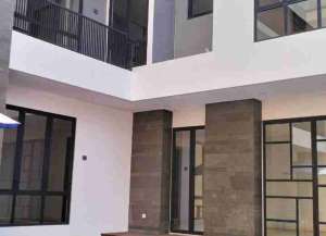 Dijual Rumah Brand New Bangunan Mandiri Cluster Emerald Cove Gading Serpong Tangerang lokasi di ",
          price: `12500000000`,
          currency: `IDR`
    };


    let pageData = {
        viewPhoneModalField: , tersedia melalui melalui situs Lamudi