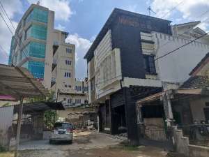 Dijual rumah cantik 3 lantai dlm komplek Citra Bukit Lestari lokasi di Alang-Alang Lebar, tersedia melalui melalui situs Olx