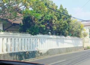 Dijual Rumah Dengan Halaman Yang Luas Di Jakarta Selatan lokasi di pasar-minggu, tersedia melalui melalui situs Lamudi