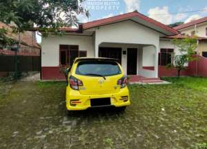 DIJUAL RUMAH DENGAN USAHA KOSAN 13 KAMAR SIAP HUNI USAHA AKTIF BERJALAN LOKASI STRATEGIS DI JLN SEI PADANG MEDAN lokasi di medan-baru, tersedia melalui melalui situs Lamudi