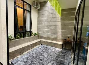 DIJUAL RUMAH DI ARAYA MALANG LOKASI TERBAIK 1 MENIT KE KAMPUS BINUS lokasi di ",
          price: `1590000000`,
          currency: `IDR`
    };


    let pageData = {
        viewPhoneModalField: , tersedia melalui melalui situs Lamudi