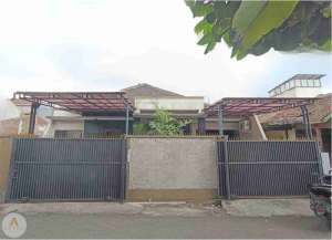 Dijual Rumah di Arcamanik Endah Bandung lokasi di ",
          price: `1500000000`,
          currency: `IDR`
    };


    let pageData = {
        viewPhoneModalField: , tersedia melalui melalui situs Lamudi