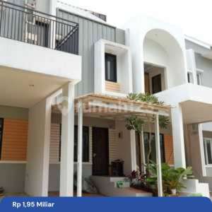 Dijual Rumah di Puri Botanical Residence Fully Furnish 2 Lantai , tersedia melalui melalui situs Rumah123
