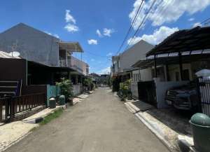 Dijual Rumah Dua Lantai diMediterania Cikunir Dekat Tol dan LRT Jatibening lokasi di ",
          price: `1250000000`,
          currency: `IDR`
    };


    let pageData = {
        viewPhoneModalField: , tersedia melalui melalui situs Lamudi