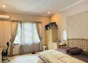 DIJUAL RUMAH FULL FURNISH GRAHA FAMILY lokasi di babatan, tersedia melalui melalui situs Lamudi