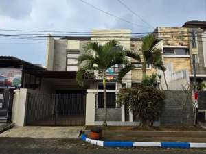 Dijual Rumah Full Furnished di Boulevard Pondok Blimbing Indah, Malang lokasi di Blimbing, tersedia melalui melalui situs Olx