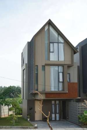 Dijual Rumah Fully Furnished ditengah Kota Pekanbaru - Rumah 3 Lantai lokasi di Pekanbaru Kota, tersedia melalui melalui situs Olx