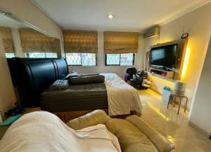 Dijual Rumah Hook 20x19 di Duri Kepa Duri Permai. Hadap Selatan lokasi di ",
          price: `6500000000`,
          currency: `IDR`
    };


    let pageData = {
        viewPhoneModalField: , tersedia melalui melalui situs Lamudi