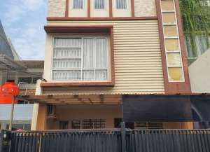 DIJUAL RUMAH JANUR KUNING RESIDENCE KELAPA GADING UKU 6X17 RAPI 3 LT STRATEGIS HRG MENARIK NEGO lokasi di kelapa-gading, tersedia melalui melalui situs Lamudi