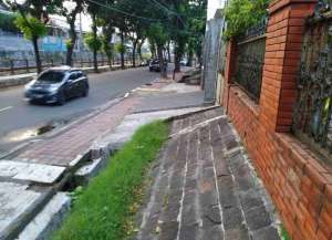 DIJUAL RUMAH JL. BUKIT DURI UTARA RAYA. lokasi di jatinegara-kaum, tersedia melalui melalui situs Lamudi