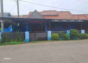 Dijual rumah kampung halaman Luas di majalaya karawang lokasi di ",
          price: `1100000000`,
          currency: `IDR`
    };


    let pageData = {
        viewPhoneModalField: , tersedia melalui melalui situs Lamudi
