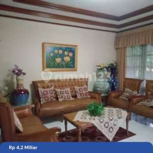 Dijual Rumah Lama Cocok untuk mini cluster di Di Lingkungan Tenang Pulomas Jakarta Timur , tersedia melalui melalui situs Rumah123