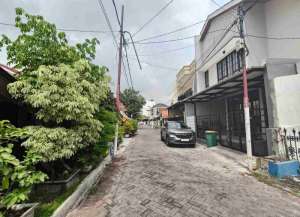 Dijual Rumah Lama Mulyosari lokasi di ",
          price: `1200000000`,
          currency: `IDR`
    };


    let pageData = {
        viewPhoneModalField: , tersedia melalui melalui situs Lamudi