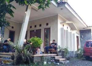 Dijual Rumah Lokasi Bagus Di Boulevard Jalan Panjaitan Yogyakarta lokasi di ",
          price: `13000000000`,
          currency: `IDR`
    };


    let pageData = {
        viewPhoneModalField: , tersedia melalui melalui situs Lamudi