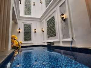 Dijual Rumah Mewah Eropa Klasik 3 Lantai Antapani lokasi di Antapani (Cicadas), tersedia melalui melalui situs Olx