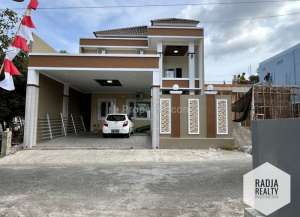 Dijual rumah mewah full furnish ada kolam renang, purwomartani, kalasan,5 menit EXIT TOL lokasi di kalasan, tersedia melalui melalui situs Lamudi