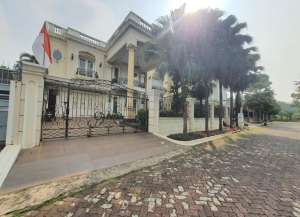 DIJUAL RUMAH MEWAH INTERCON TAMAN KEBON JERUK AREA PREMIUM 20X40 MEWAH JAKARTA BARAT lokasi di kembangan, tersedia melalui melalui situs Lamudi