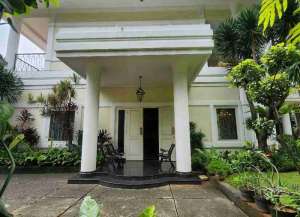 dijual rumah mewah kebayoran baru area jalan wijaya dekat senopati panglima polim lokasi di ",
          price: `58000000000`,
          currency: `IDR`
    };


    let pageData = {
        viewPhoneModalField: , tersedia melalui melalui situs Lamudi