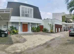 DIJUAL RUMAH MEWAHKOST EXCLUSIVEBATURAN, SOLO LUAS 1000m2 lokasi di ",
          price: `13000000000`,
          currency: `IDR`
    };


    let pageData = {
        viewPhoneModalField: , tersedia melalui melalui situs Lamudi