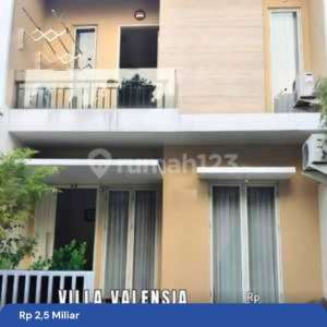 Dijual Rumah Minimalis 2 Lantai Siap Huni Pakuwon Indah Villa Valensia , tersedia melalui melalui situs Rumah123