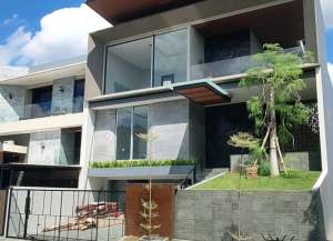 Dijual Rumah Minimalis Modern Konsep Villa Bukit Golf Mediterania Somerset Citraland 3LT Luas 600m2 Surabaya Barat lokasi di ",
          price: `10880000000`,
          currency: `IDR`
    };


    let pageData = {
        viewPhoneModalField: , tersedia melalui melalui situs Lamudi