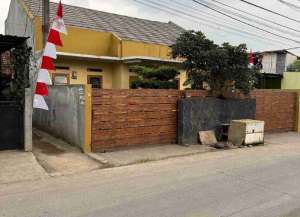 Dijual rumah murah 4 kamar SHM di ciuyah padaasih dkt cimahi utara lokasi di ",
          price: `1100000000`,
          currency: `IDR`
    };


    let pageData = {
        viewPhoneModalField: , tersedia melalui melalui situs Lamudi