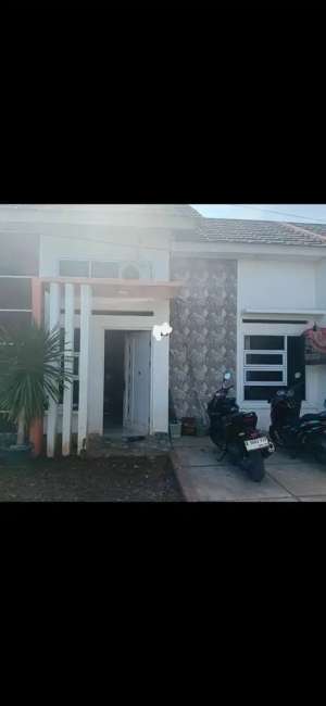 Dijual Rumah Overan Murah Dekat Pesantren Attaqwa Bekasi lokasi di Bekasi Utara, tersedia melalui melalui situs Olx