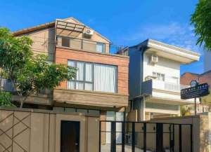 Dijual Rumah Poros Jalan Utama Panakkukang Mas, Sangat Cocok Usaha dan Kantor lokasi di ",
          price: `4000000000`,
          currency: `IDR`
    };


    let pageData = {
        viewPhoneModalField: , tersedia melalui melalui situs Lamudi