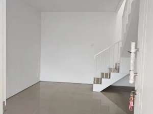 DIJUAL RUMAH ROYAL RESIDENCE OAKWOOD WIYUNG 2 LANTAI VIEW DANAU lokasi di Wiyung, tersedia melalui melalui situs Olx